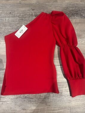 Asymmetric One-Shoulder Long Sleeve Top in Red